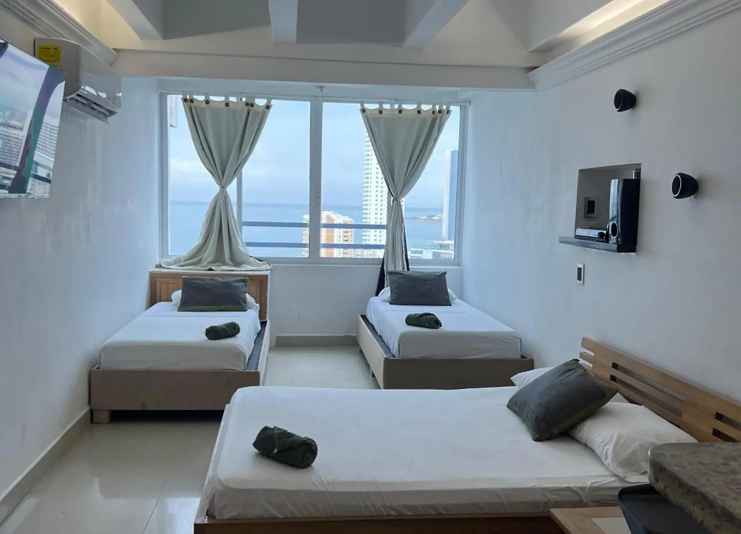 Lovely I Bedroom With Pool And Views Cartagena