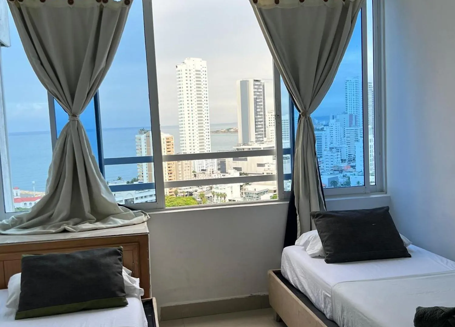 Lovely I Bedroom With Pool And Views Cartagena